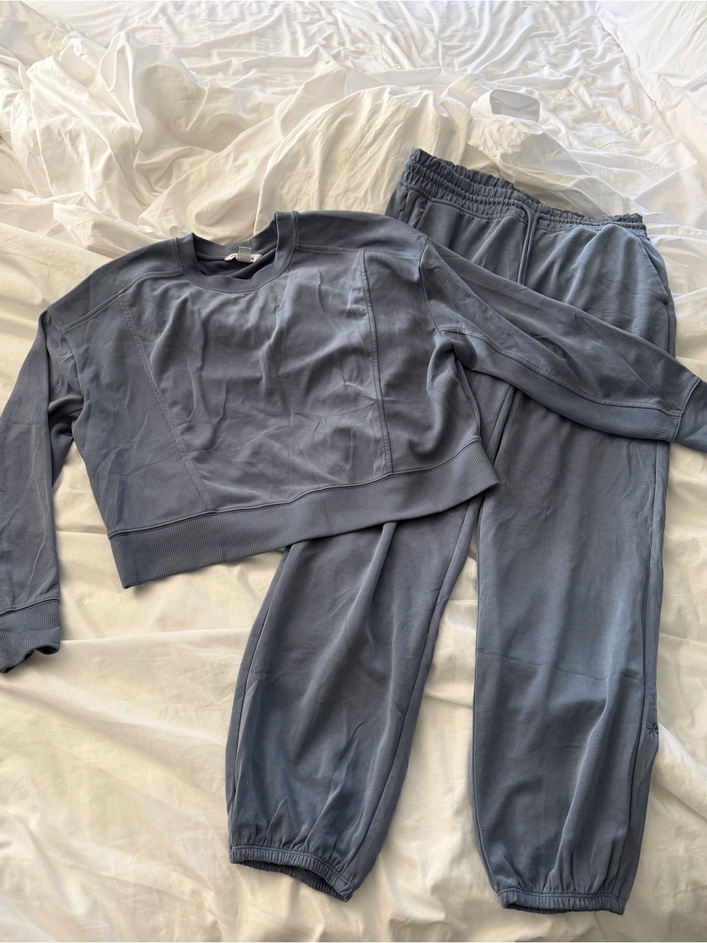 Athleta Seasoft joggers & sweatshirt set Slate Blue women’s size medium